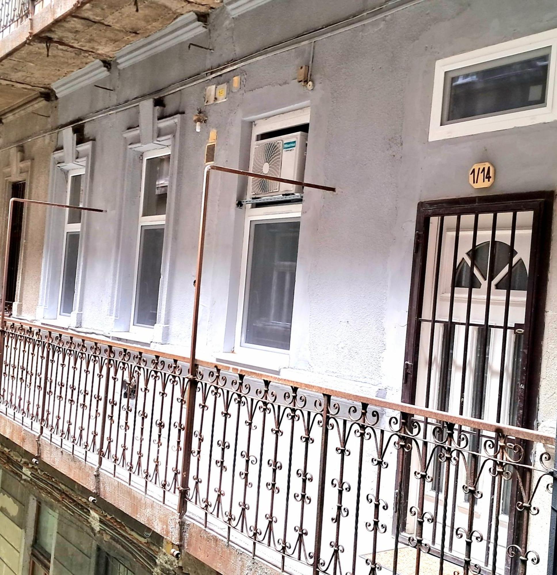 Affordable Heroes' Square Residence Budapest Ngoại thất bức ảnh