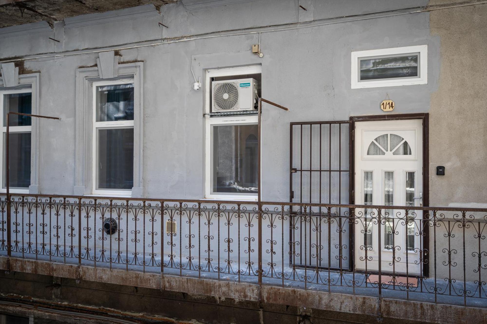 Affordable Heroes' Square Residence Budapest Ngoại thất bức ảnh