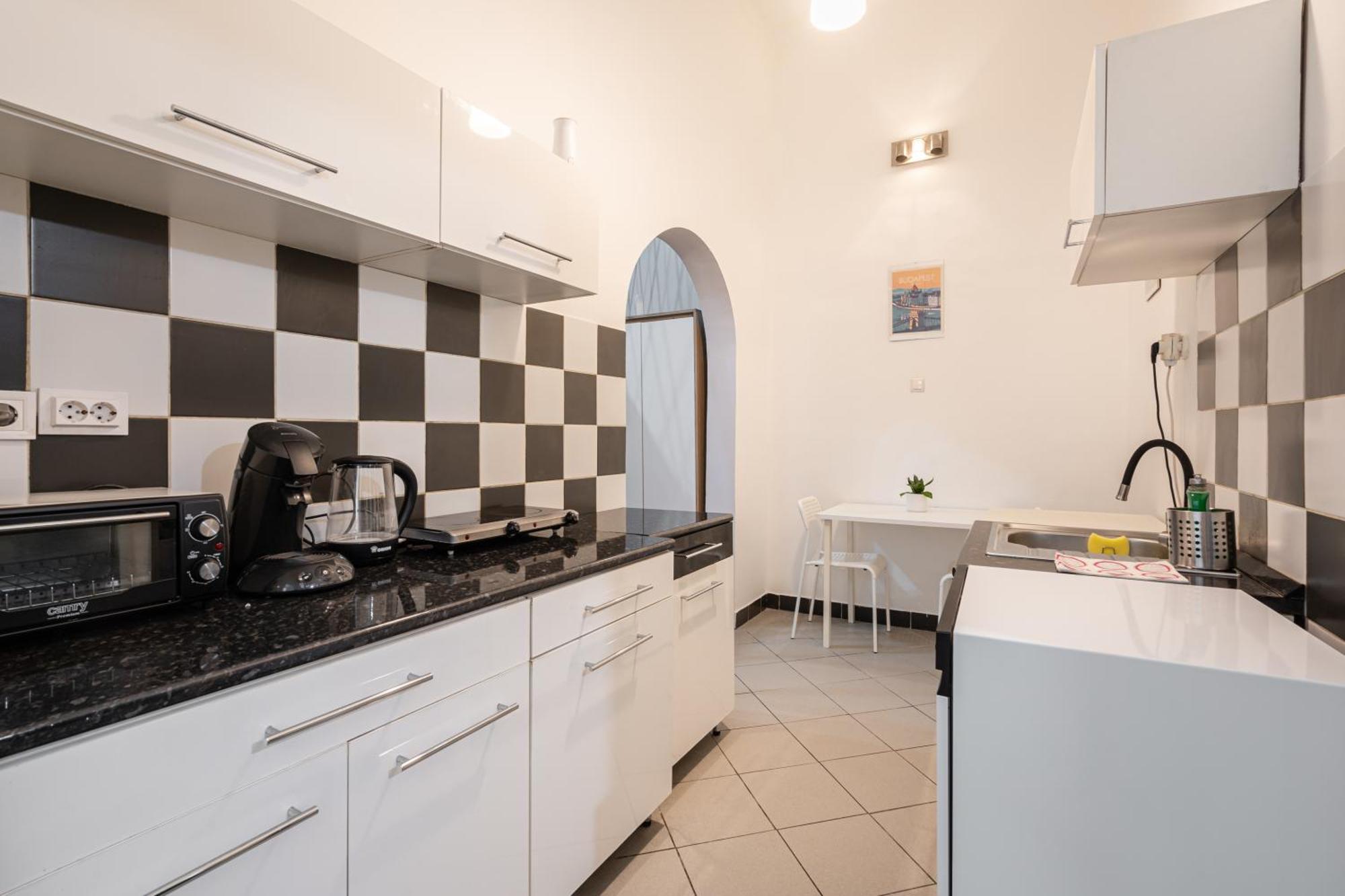Affordable Heroes' Square Residence Budapest Ngoại thất bức ảnh